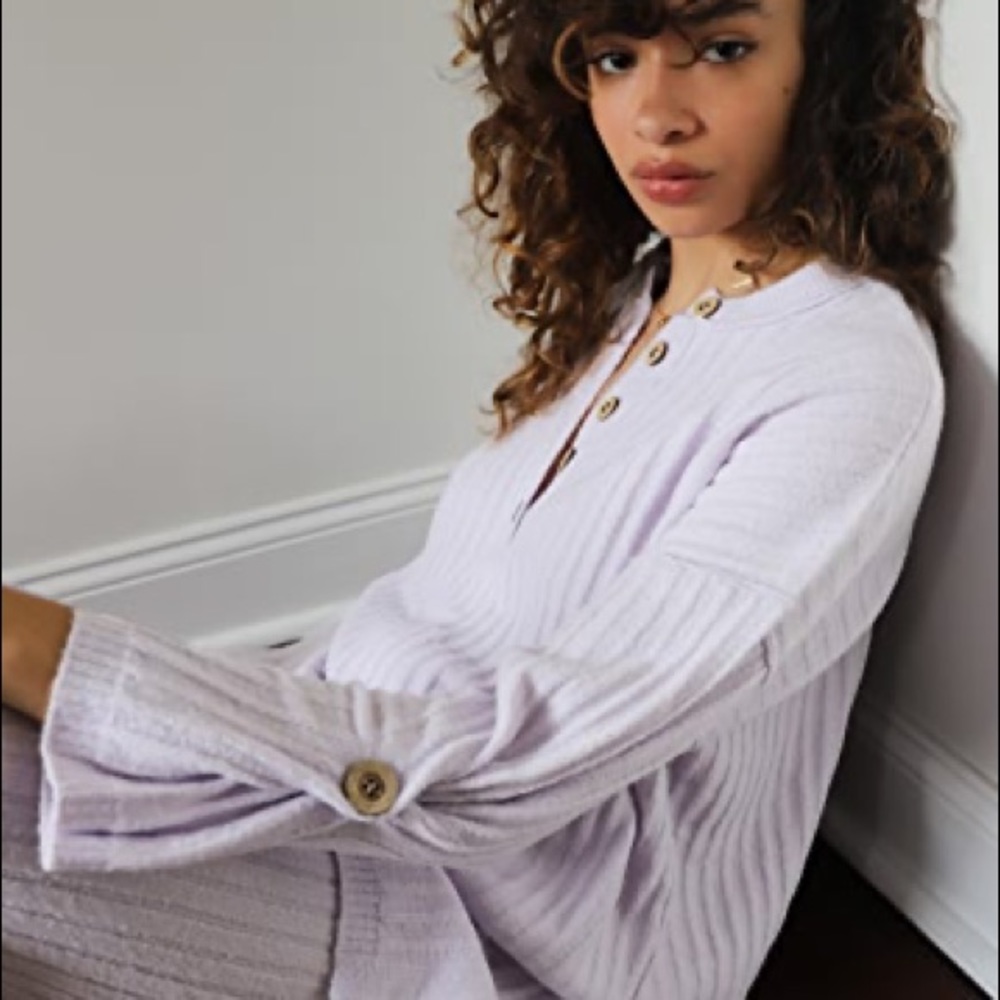 Lavender Around the Clock Pullover NWT